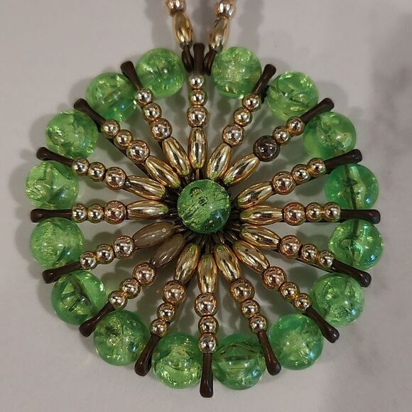 Vintage Safety Pin Art Green and Gold Bead Pendant/Brooch - Picture 6 of 8